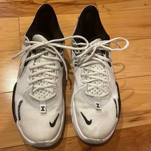 Men’s basketball shoes